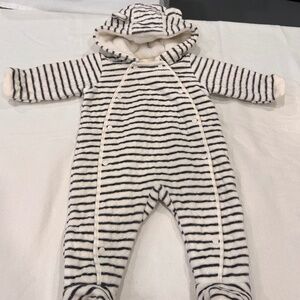 Nordstrom warm baby hooded outfit